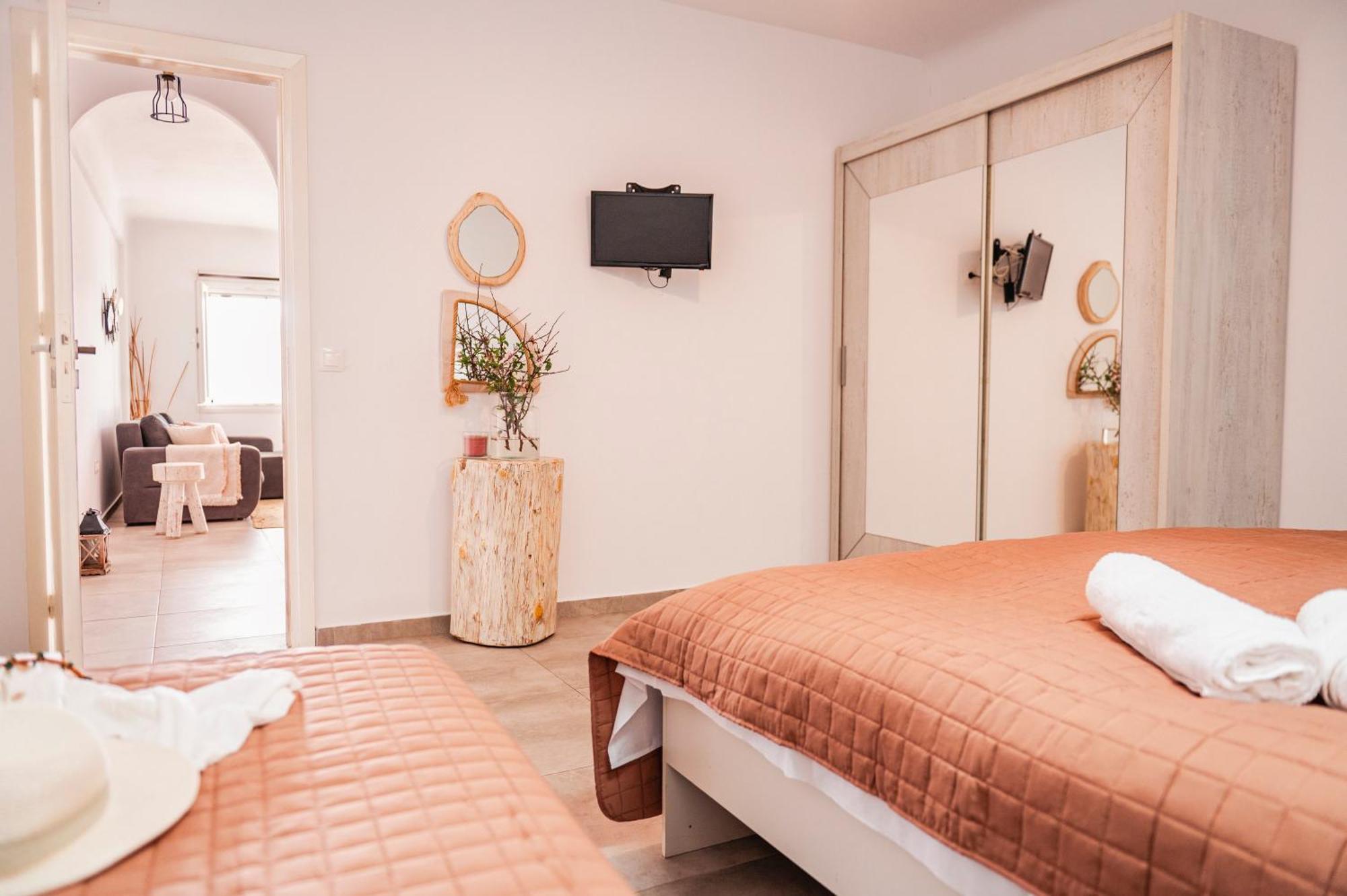 Sunlight Ornos Suites, Private Hot Tub Appartement *